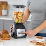 LICUADORA OSTER CON VASO DE VIDRIO DE 1.5L Y 2 VELOCIDADES BLSTKAGBPB
